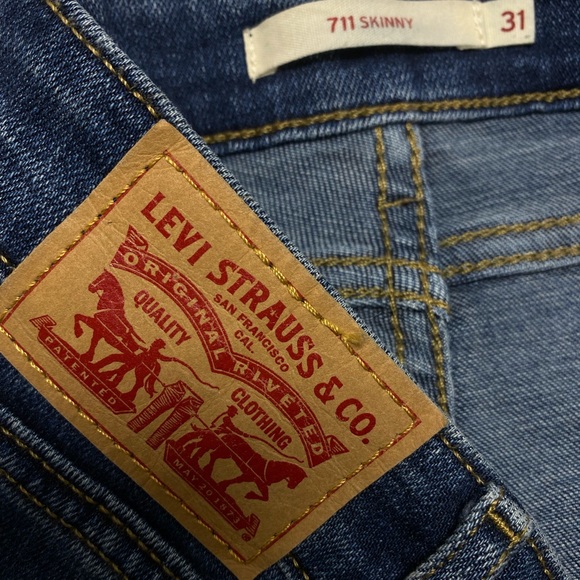 REDUCED! Levi Strauss & Co. 711 Skinny 31 EUC - Picture 2 of 8